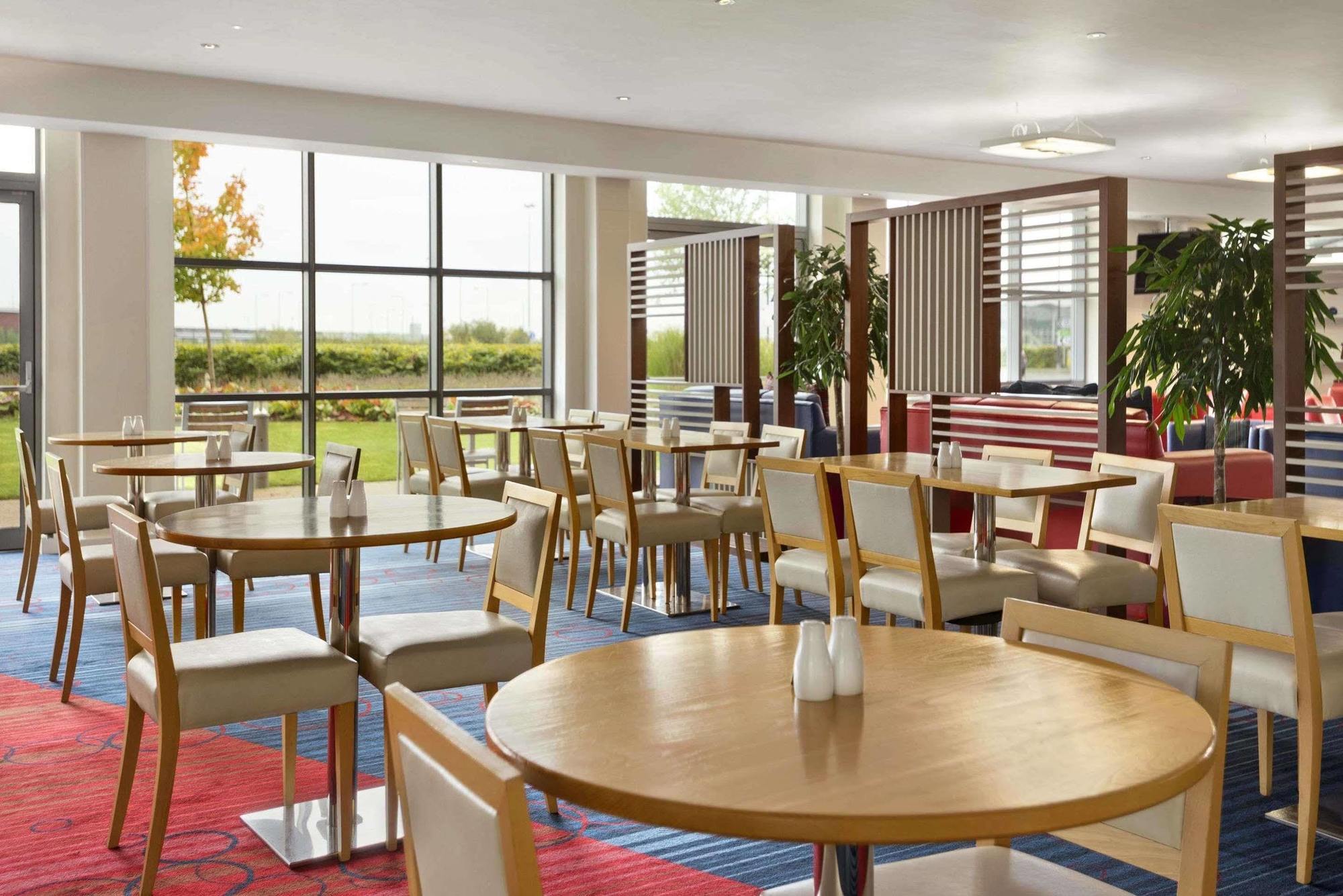 Ramada Encore Doncaster Exteriör bild